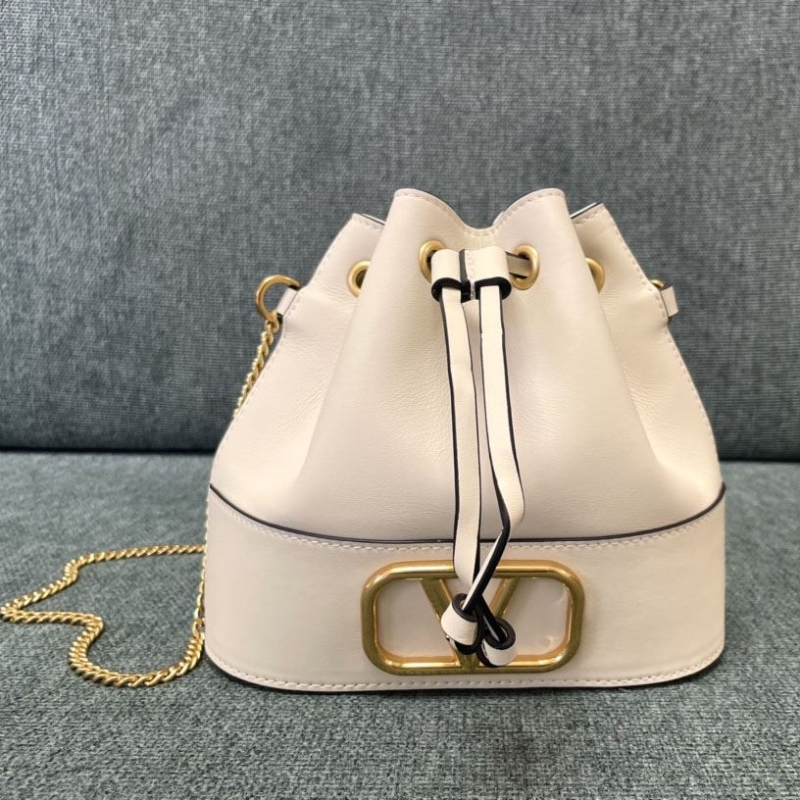 Va1e*ntin0 bucket bag